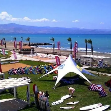 Beach City Fun 아파트 Syrianochori